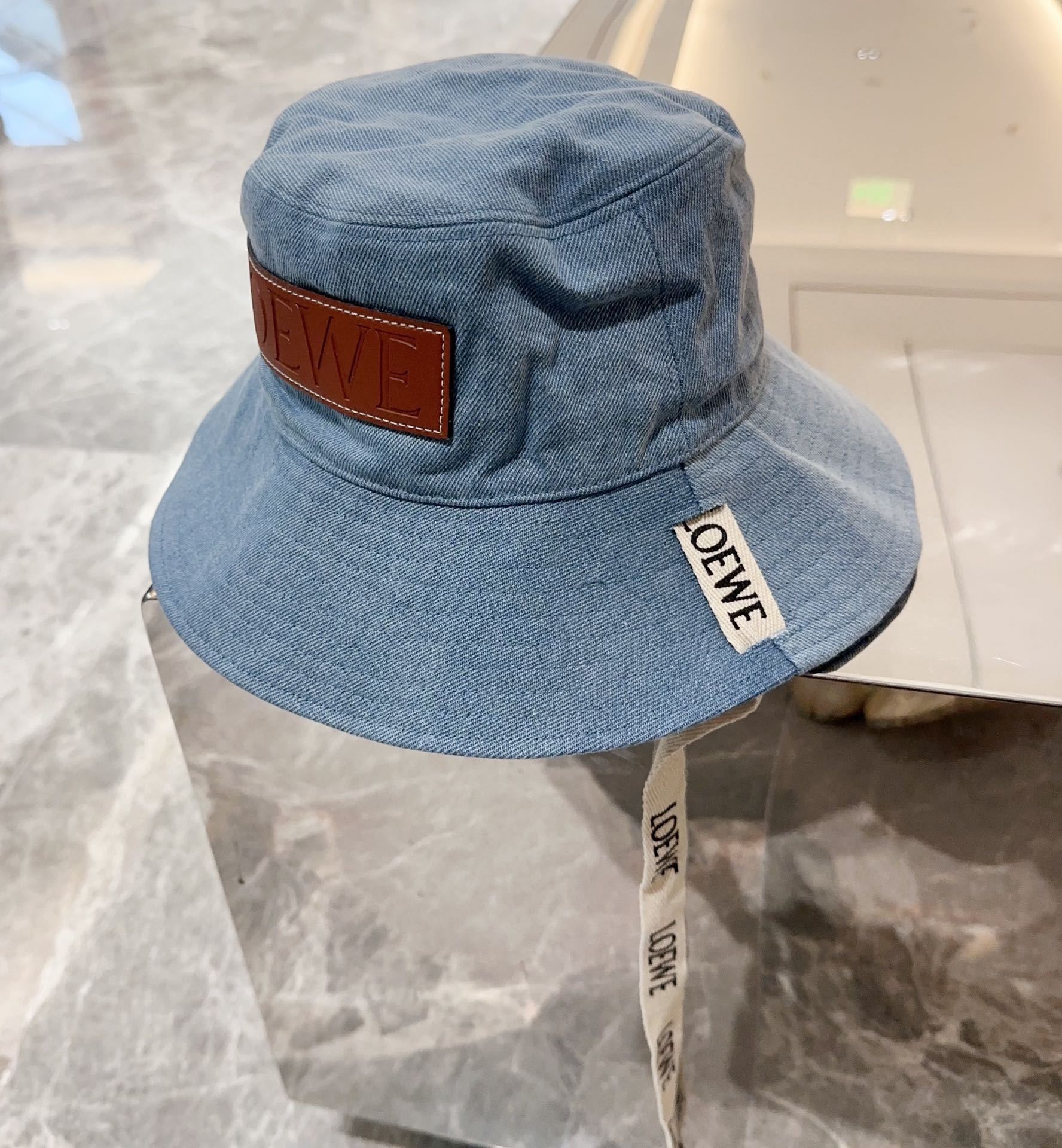 Loewe Caps